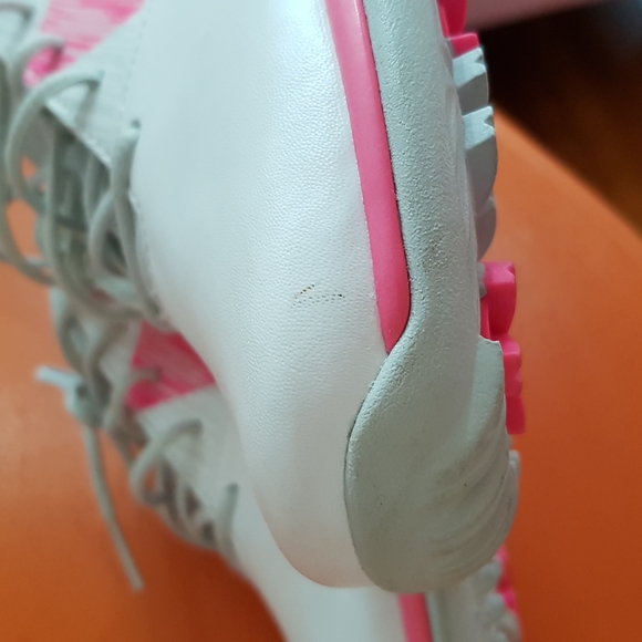 NIKE Pink & Light Grey Sneakers - Picture 13 of 16
